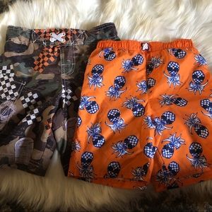 Boys Swim Trunks size 4/5T -lot 2pcs